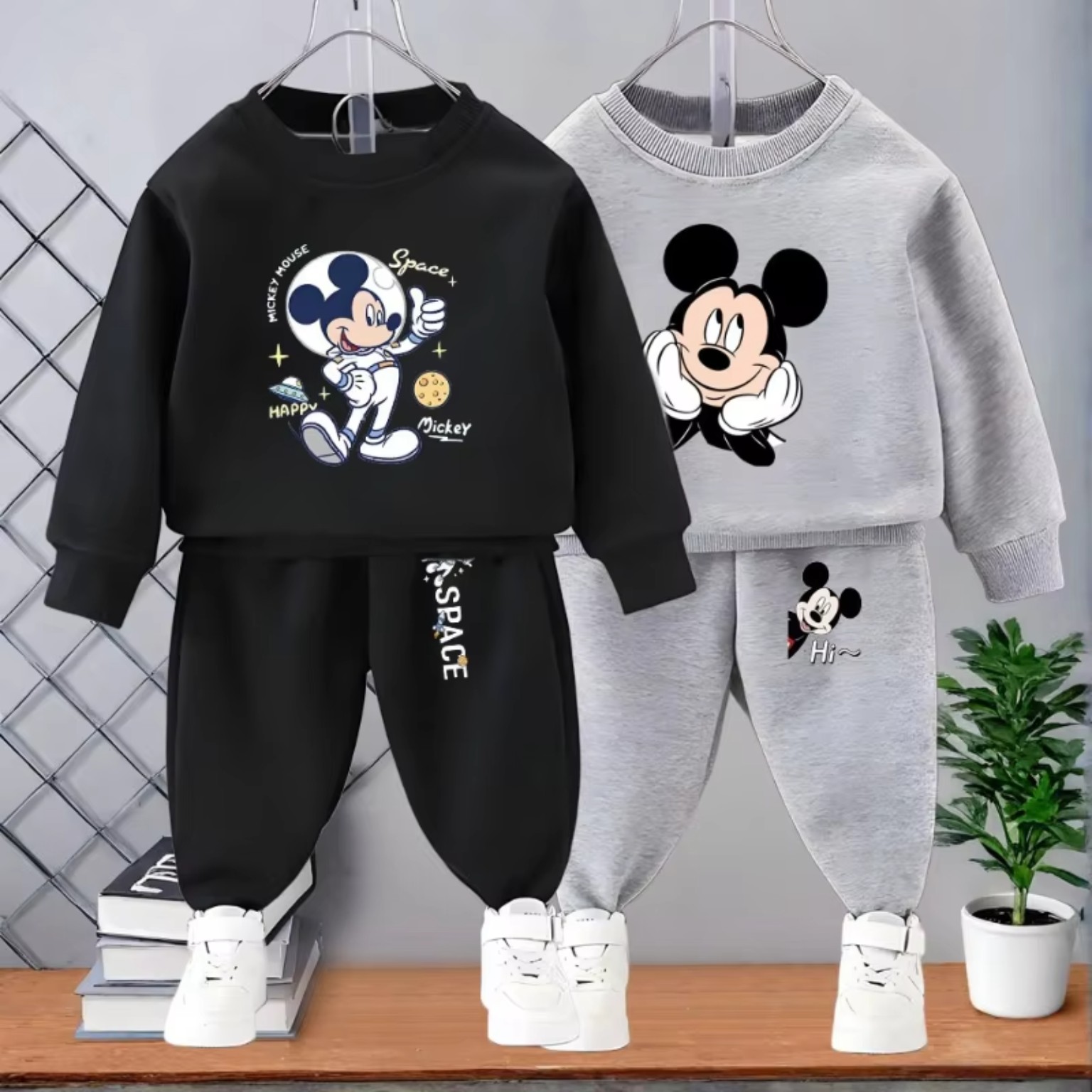 Kids cartoon sweatshirt and sweatpants two-piece tracksuit set in black and gray
