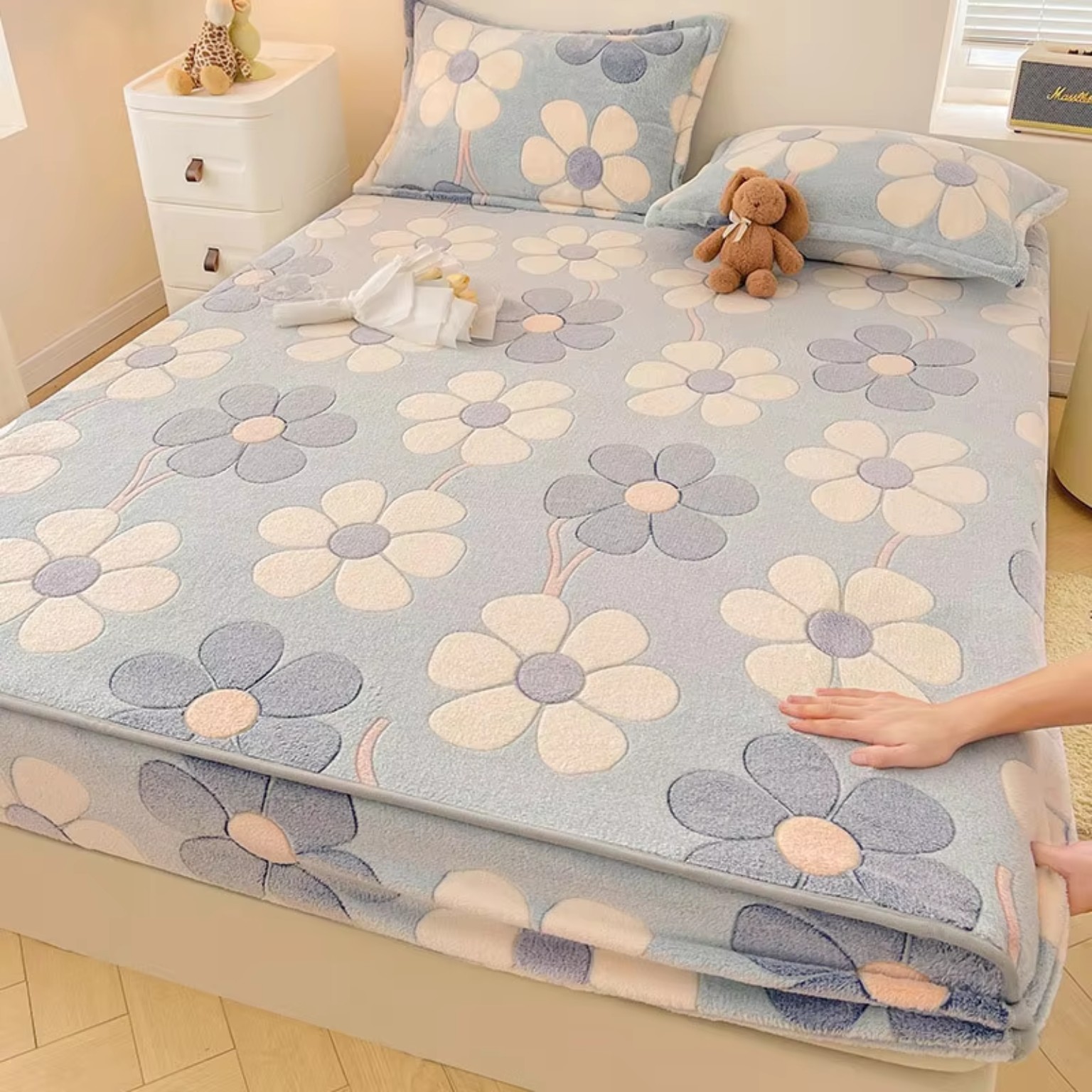 Blue floral plush fitted sheet set